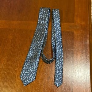 Madison Light Blue Floral Pattern Neck Tie